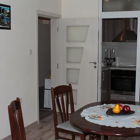 Central 公寓 瓦爾納